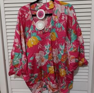 NWT Umgee Size L Floral Tropics Top